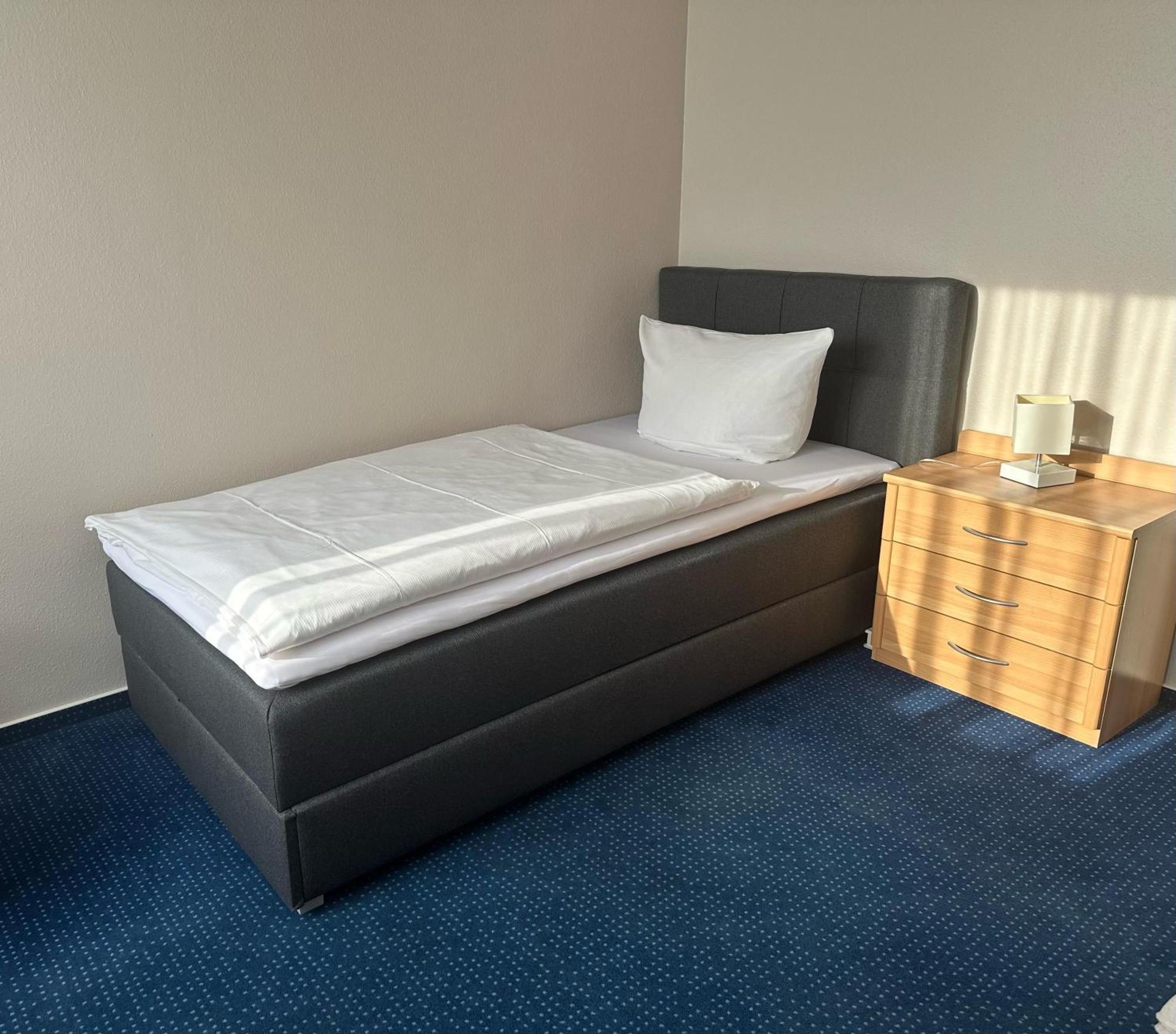 Hotel Km ダルムシュタット エクステリア 写真